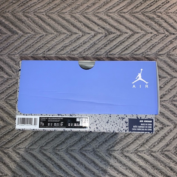 UNC Jordan 6’s - Picture 7 of 7